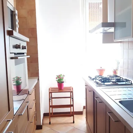 Helga Apartament *